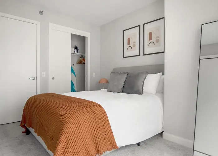 Loop 1br W Gym Pool Lounge 1 Block From L Chi-699 Apartment *