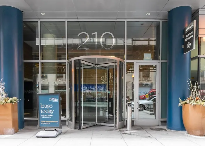 Apartment Loop 1br W Gym Pool Lounge 1 Block From L Chi-699 Chicago