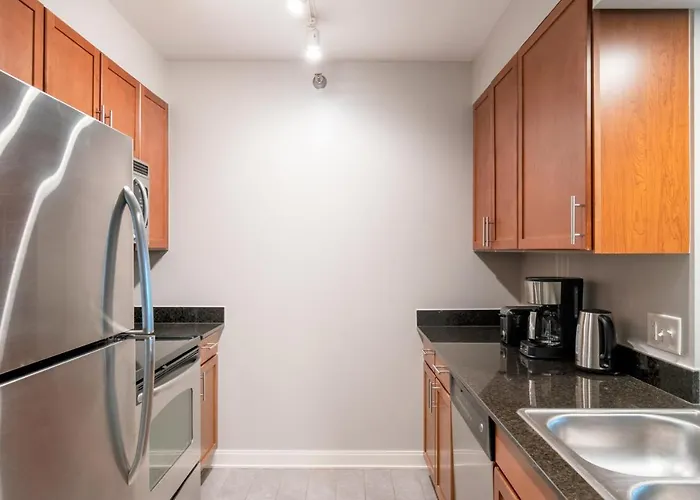 Apartment Loop 1br W Gym Pool Lounge 1 Block From L Chi-699 *